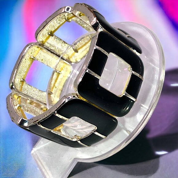 Black & Silver-Tone Metal Rounded Squares Stretch 3.5 Inch Bracelet Vintage! - Picture 1 of 8